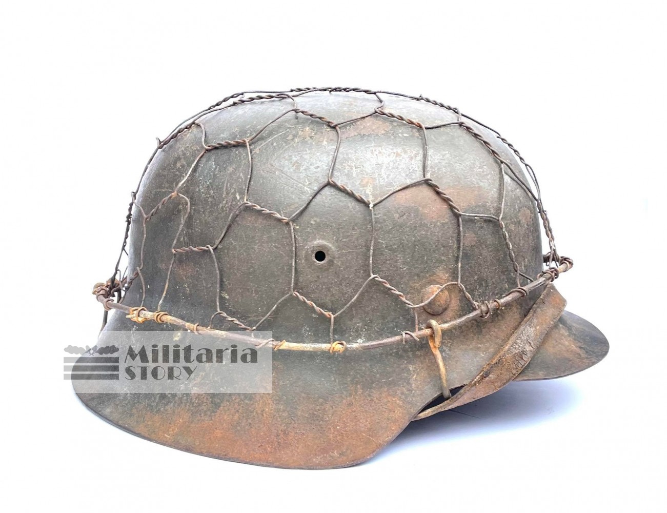 Heer M42 steel helmet with chiken wire camo - Heer M42 steel helmet with chiken wire camo: Third Reich Headgear