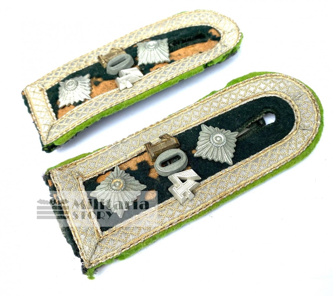 Heer NCO Panzergrenadier shoulder straps - Heer NCO Panzergrenadier shoulder straps: Vintage German Insignia