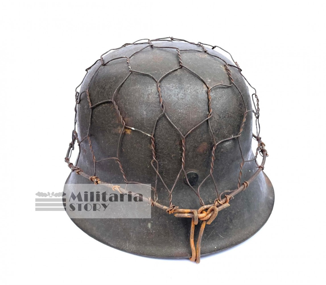 Heer M42 steel helmet with chiken wire camo - Heer M42 steel helmet with chiken wire camo: Third Reich Headgear