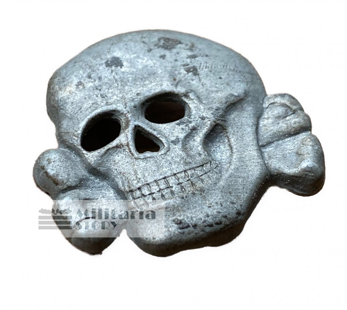 SS visor skull 3 pronged Assmann - SS visor skull 3 pronged Assmann: German Insignia