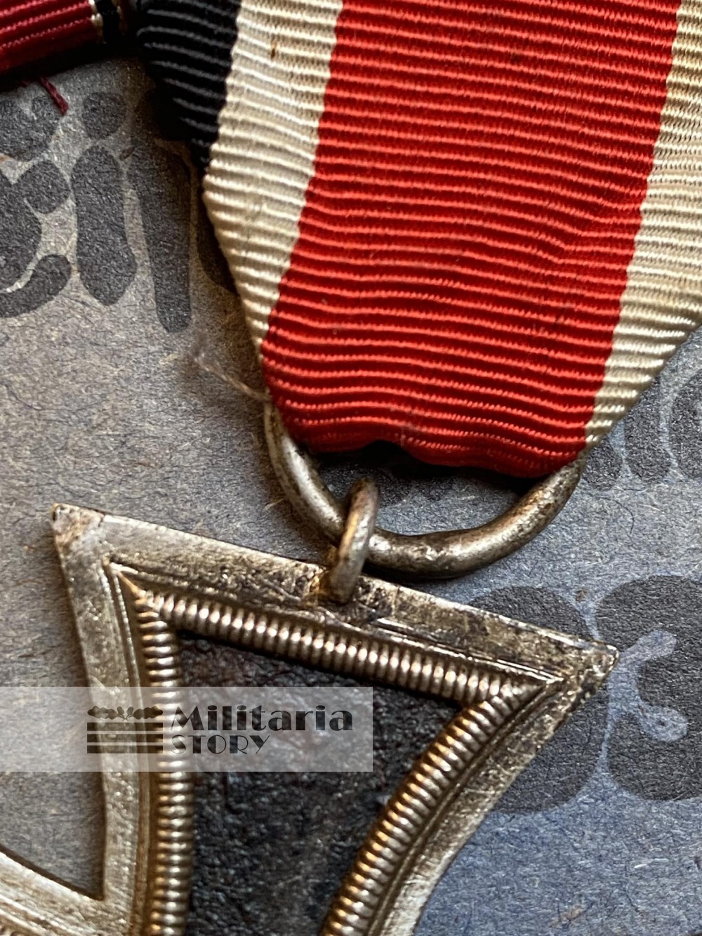 EK II class with envelope with ribbon (138) „Julius Maurer“ - EK II class with envelope with ribbon (138) „Julius Maurer“: Third Reich Medals and badges