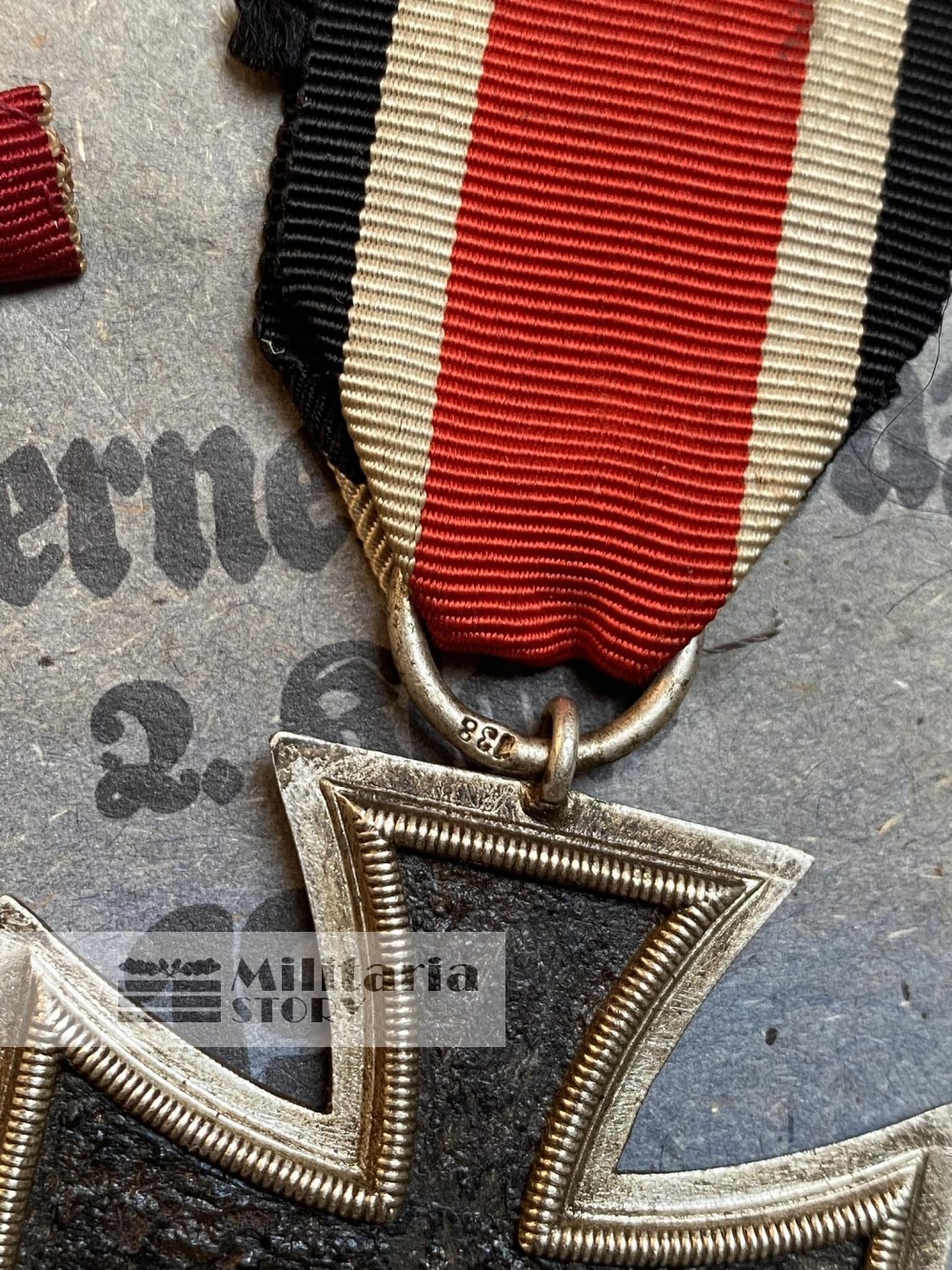 EK II class with envelope with ribbon (138) „Julius Maurer“ - EK II class with envelope with ribbon (138) „Julius Maurer“: Third Reich Medals and badges