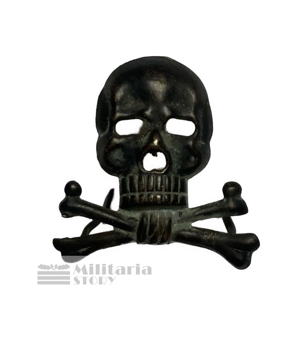 Army (Heer) Braunschweig visor cap skull