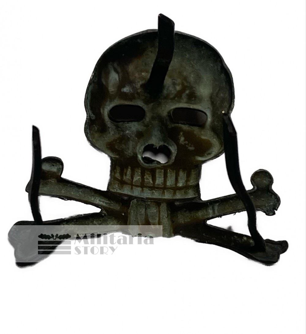 Army (Heer) Braunschweig visor cap skull - Army (Heer) Braunschweig visor cap skull: German Insignia