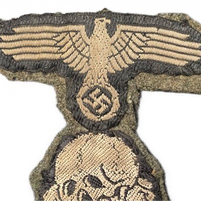 Waffen SS M43 cut-off two piece insignia