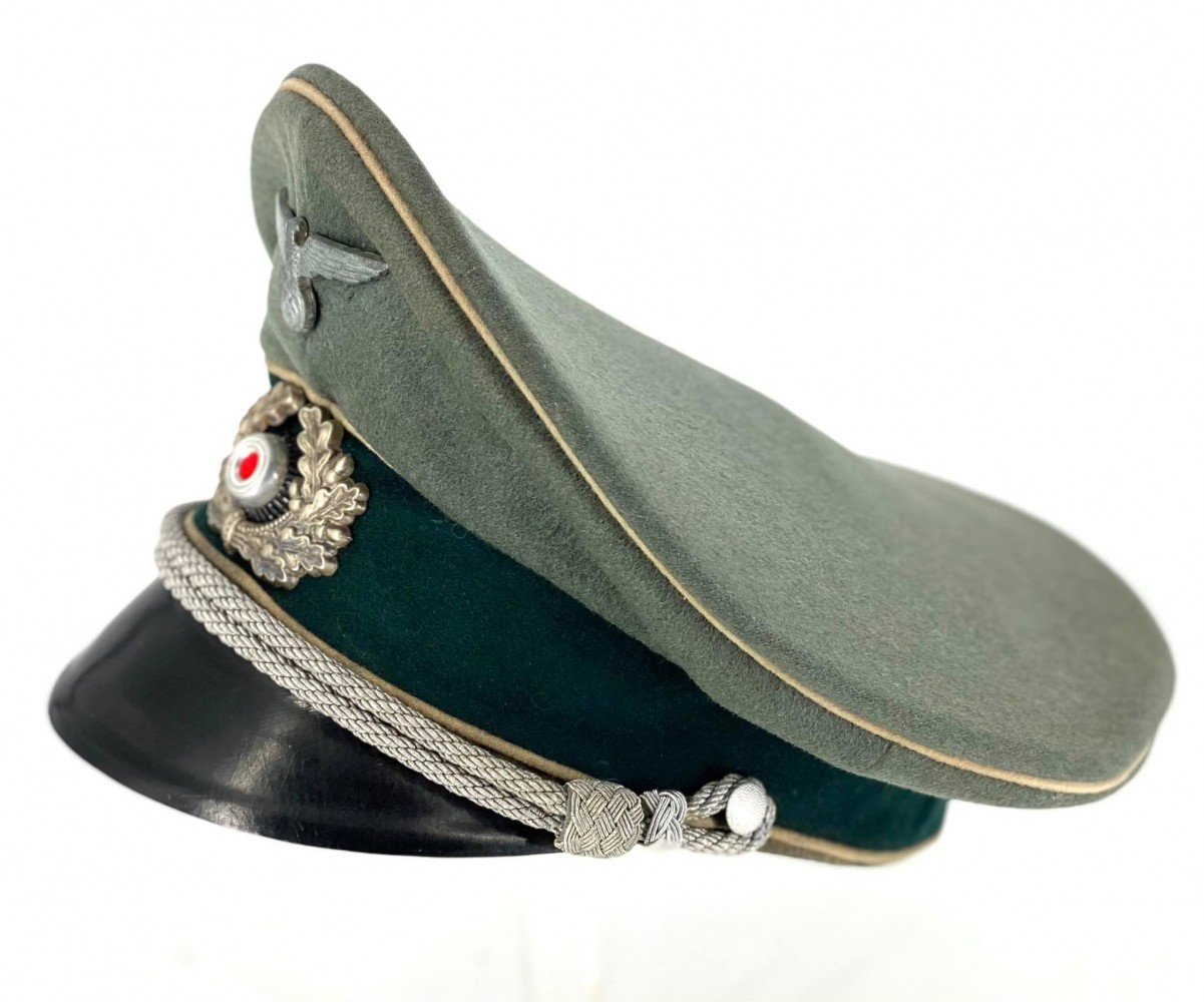 Heer Officer - Heer Officer: WW2 German Headgear