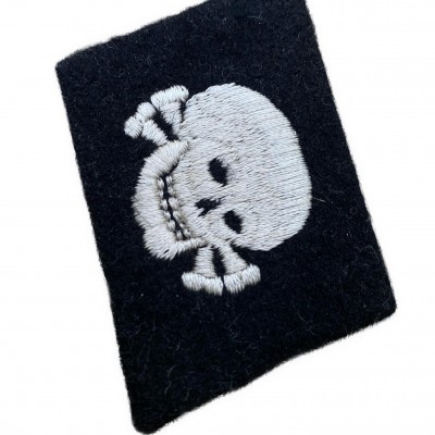 Waffen SS Totenkopf "Pumpkin head" collar tab