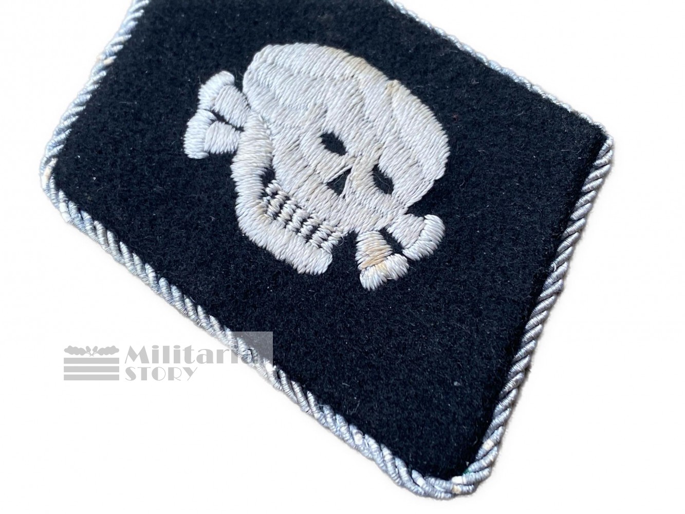 Waffen SS Totenkopf Dachau collar tab - Waffen SS Totenkopf Dachau collar tab: Vintage German Insignia