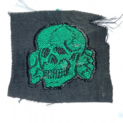 Waffen SS green bevo skull - Third Reich Insignia