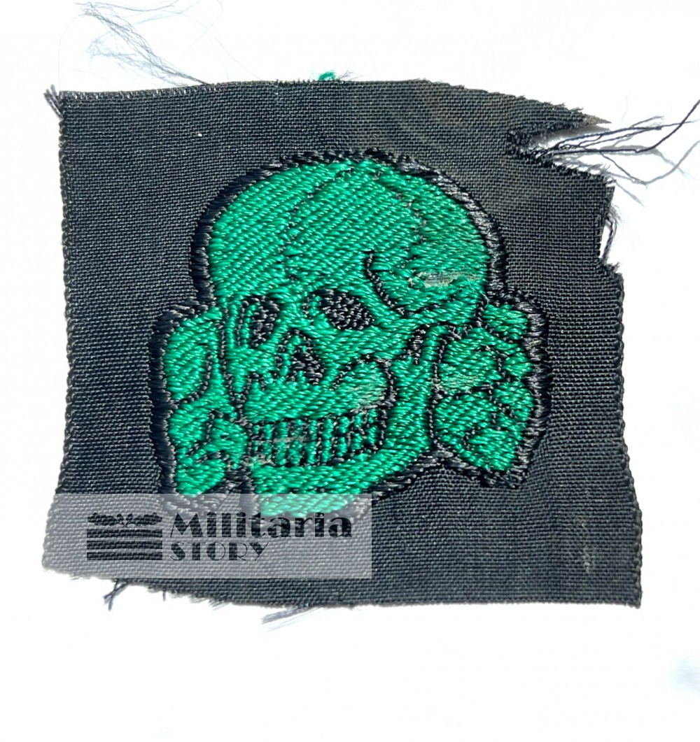 Waffen SS green bevo skull - Waffen SS green bevo skull: pre-war German Insignia