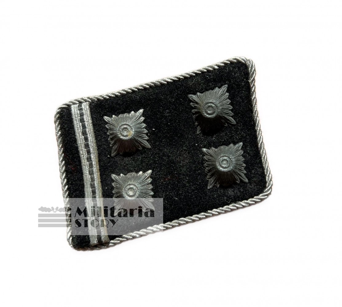 Waffen SS rank collar tab  Obersturmbannfuhrer - Waffen SS rank collar tab  Obersturmbannfuhrer: Third Reich Insignia