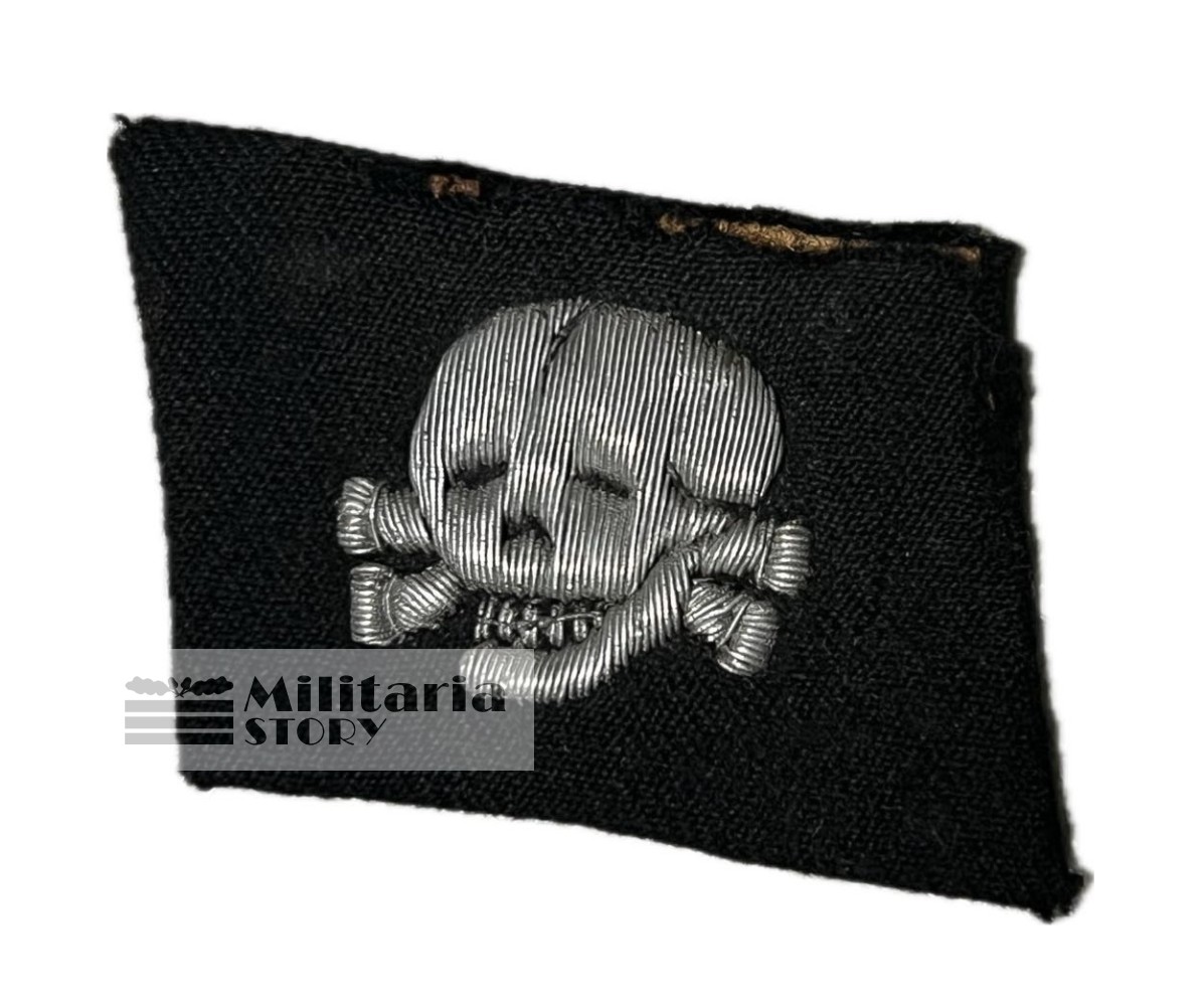 Waffen SS horizontal Totenkopf collar tab