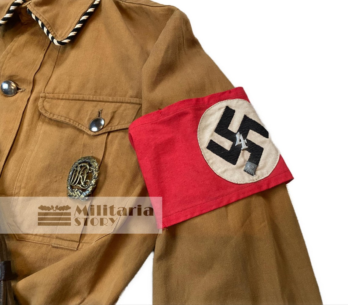 SA Tunic with belt and crossstrap - SA Tunic with belt and crossstrap: Third Reich Uniforms