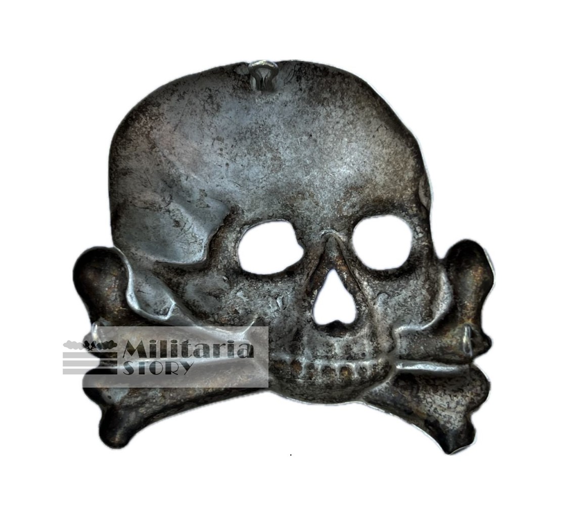 Hussarian skull from Busby - Hussarian skull from Busby: Third Reich Insignia