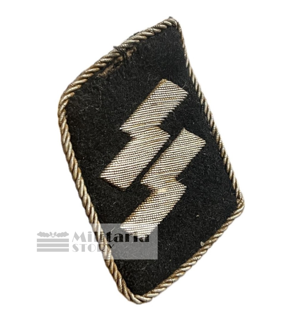 Waffen SS officers collar tab - Waffen SS officers collar tab: WW2 German Insignia