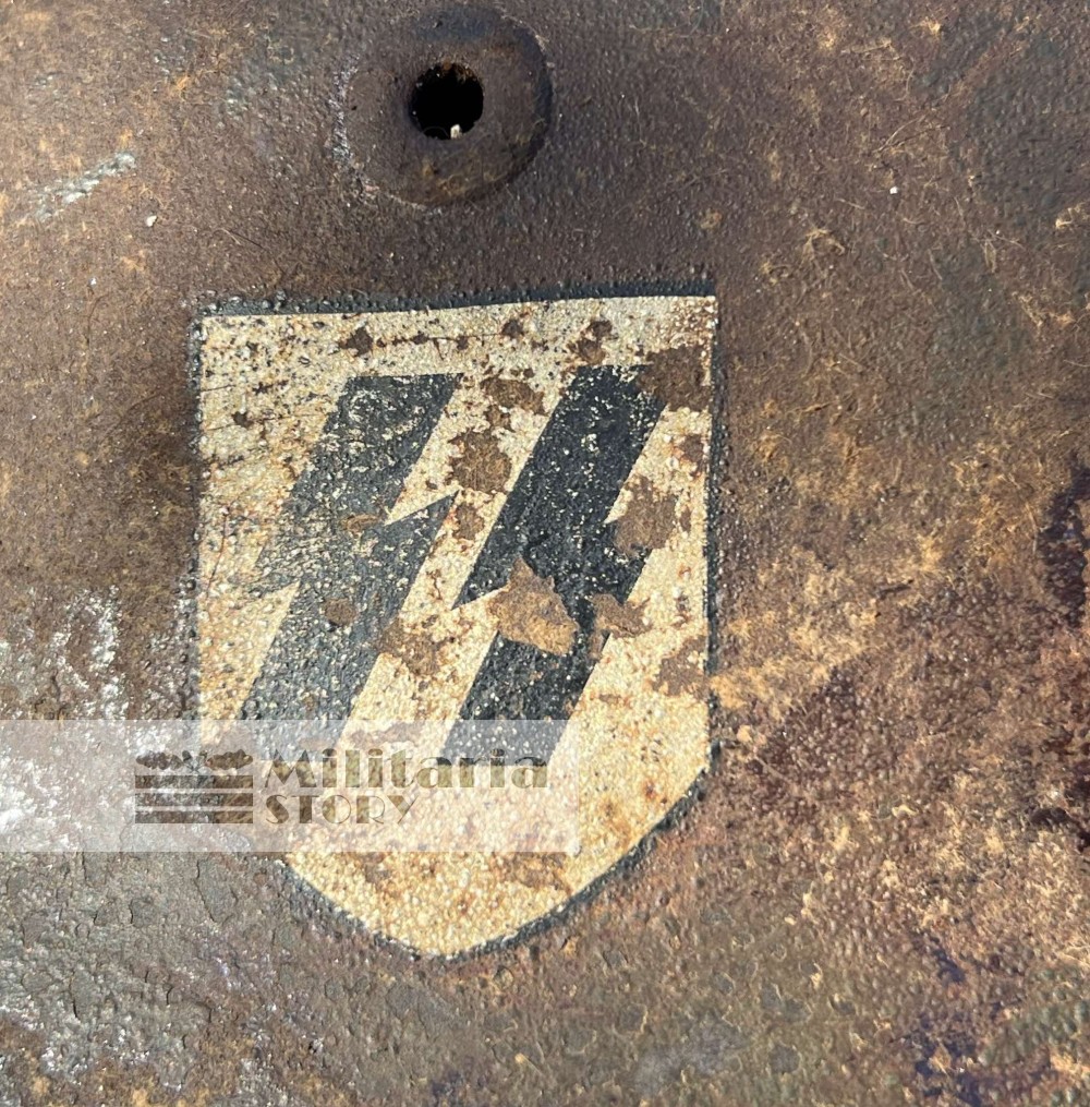 M42 Waffen SS Camo helmet - M42 Waffen SS Camo helmet: Third Reich Headgear