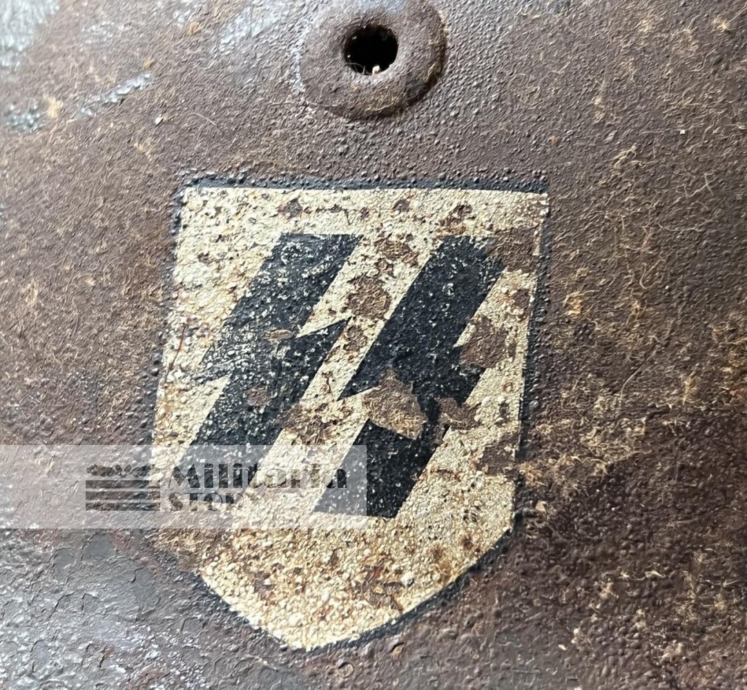 M42 Waffen SS Camo helmet - M42 Waffen SS Camo helmet: Vintage German Headgear