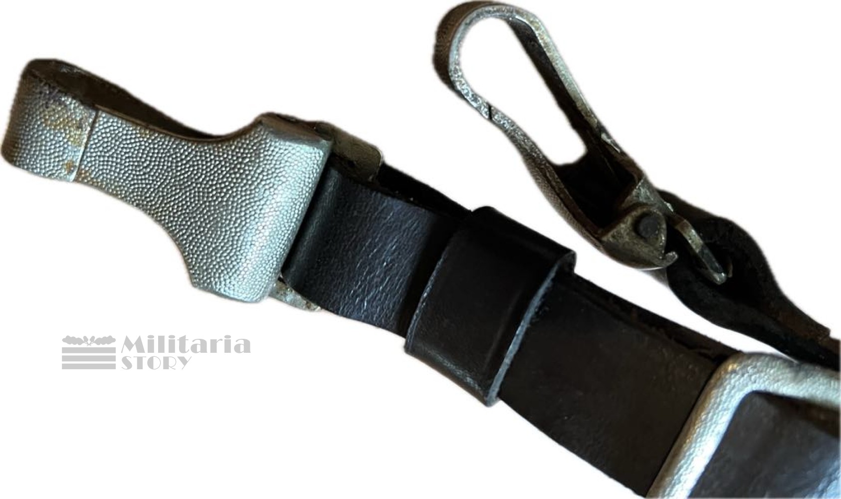 SS officer leather shoulder cross straps - SS officer leather shoulder cross straps: Third Reich Equipment