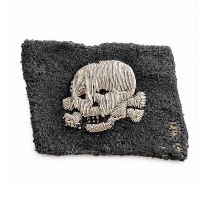 Waffen SS horizontal Totenkopf collar tab
